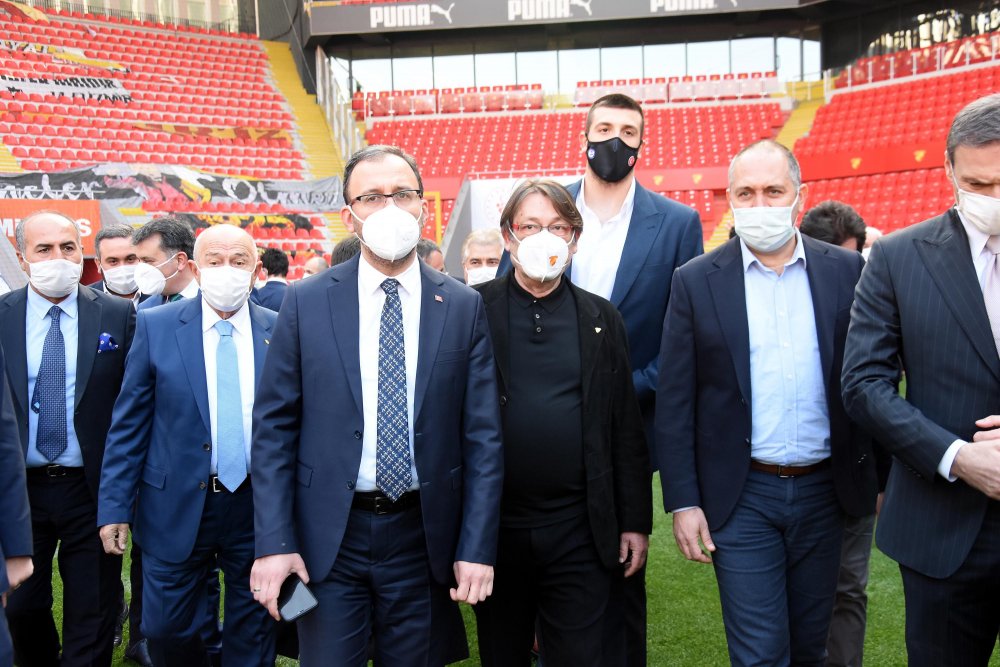 SÜRPRİZ YAPTI Göztepe Gürsel Aksel Stadı'na görkemli açılış