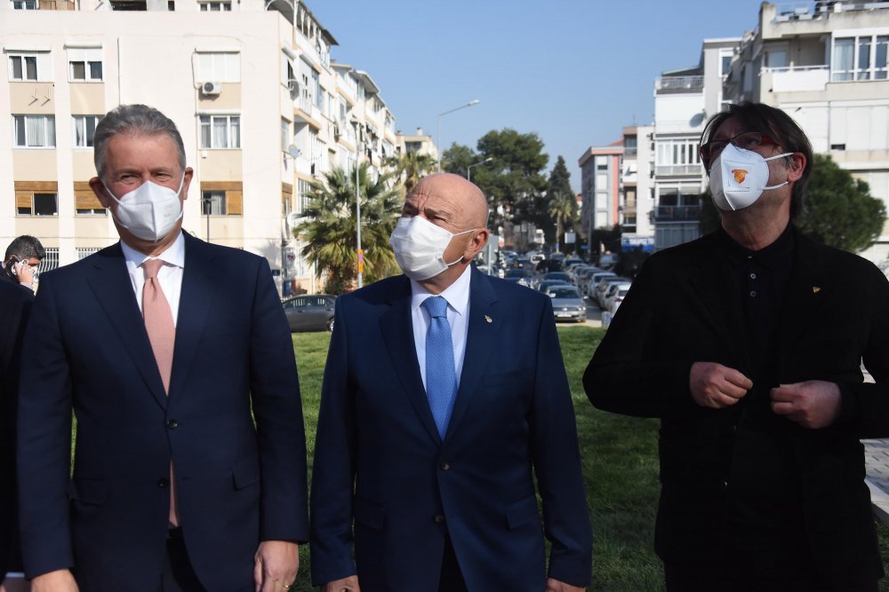 SÜRPRİZ YAPTI Göztepe Gürsel Aksel Stadı'na görkemli açılış