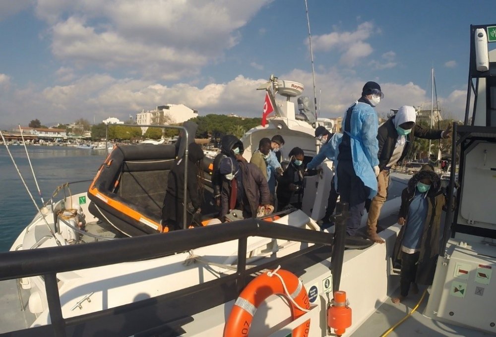 Yunanistan geri itti... İzmir'de kaçak göçmen kurtarıldı