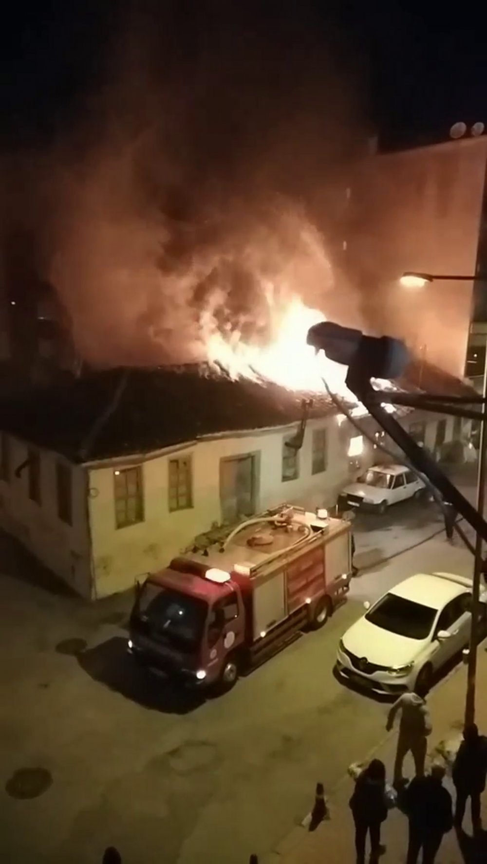 Antalya'da feci yangın! Evleri küle döndü