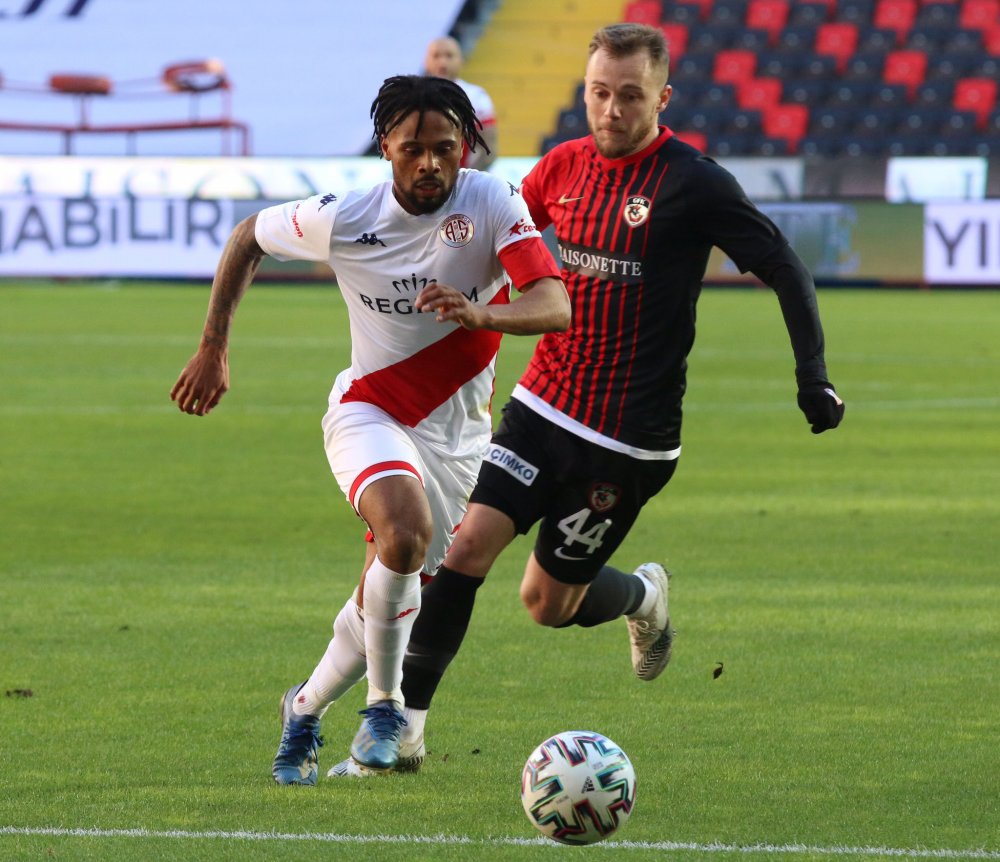 Antalyaspor'un maçlarında 2 ve daha az gol atılıyor