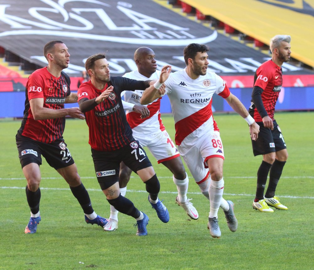 Antalyaspor'un maçlarında 2 ve daha az gol atılıyor