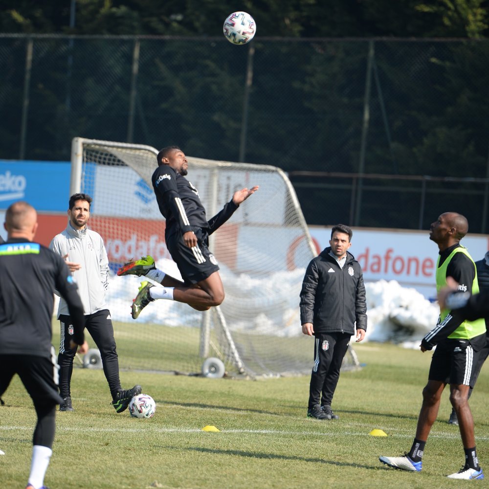 Beşiktaş kondisyon ve taktik çalıştı