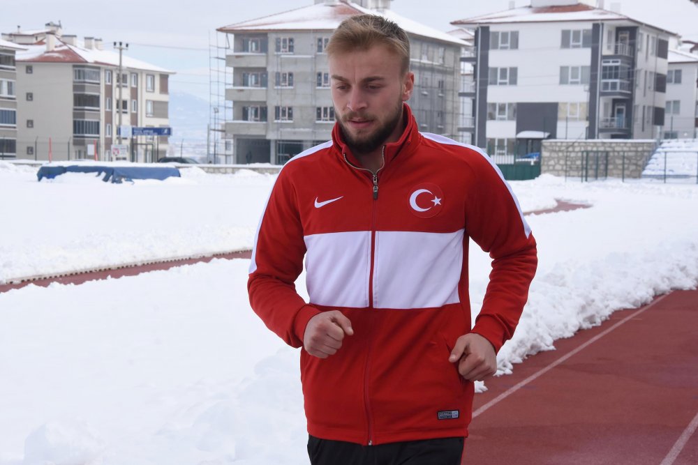 Dubai’de Türkiye rekoru kıran Türker’in hedefi Tokyo Olimpiyatları