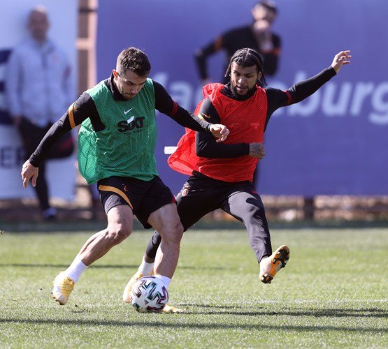 Galatasaray'da Feghouli'den iyi haber