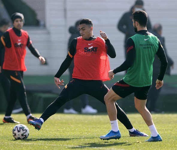 Galatasaray'da Feghouli'den iyi haber