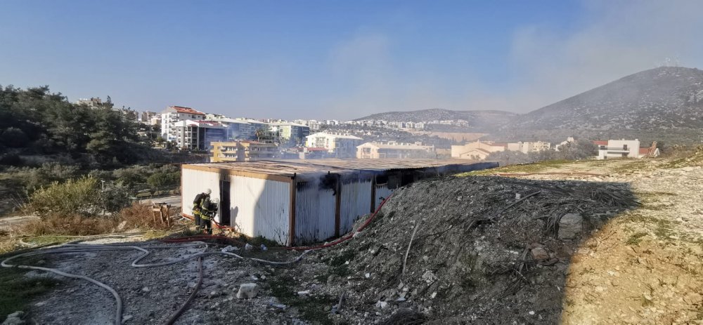 İnşaat alanında korkutan yangın