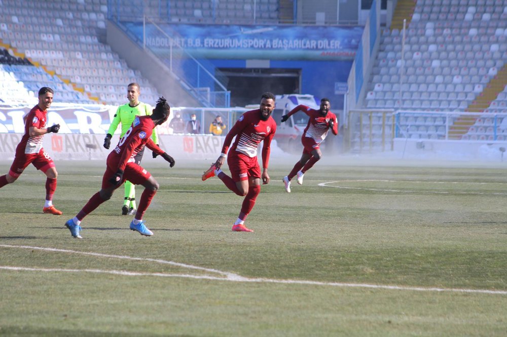 Süper Lig’in taklacı golcüsü Boupendza, Rusya yolcusu