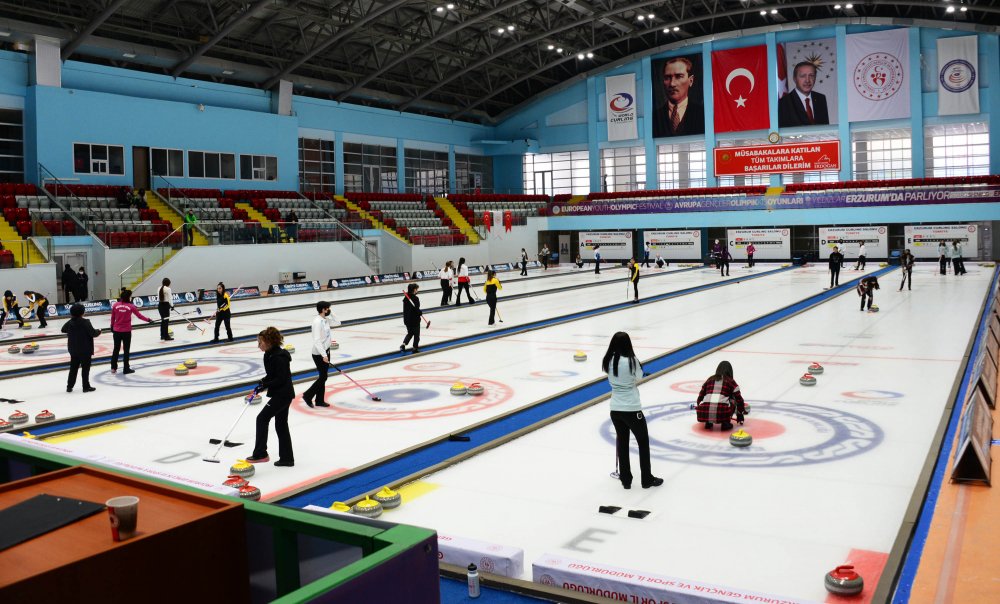 Türkiye Curling Süper Ligi maçları Erzurum'da sürüyor