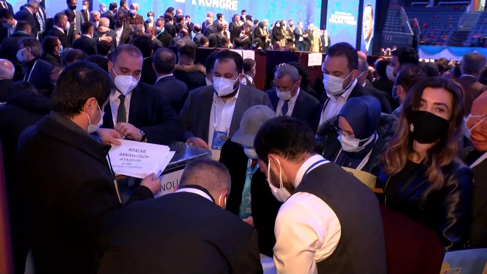 AK Parti İstanbul İl Başkanı Osman Nuri Kabaktepe oldu