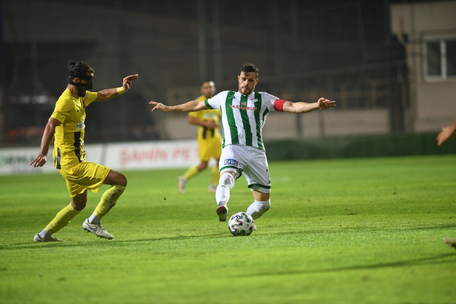 Bursaspor, Menemenspor'u ağırlıyor