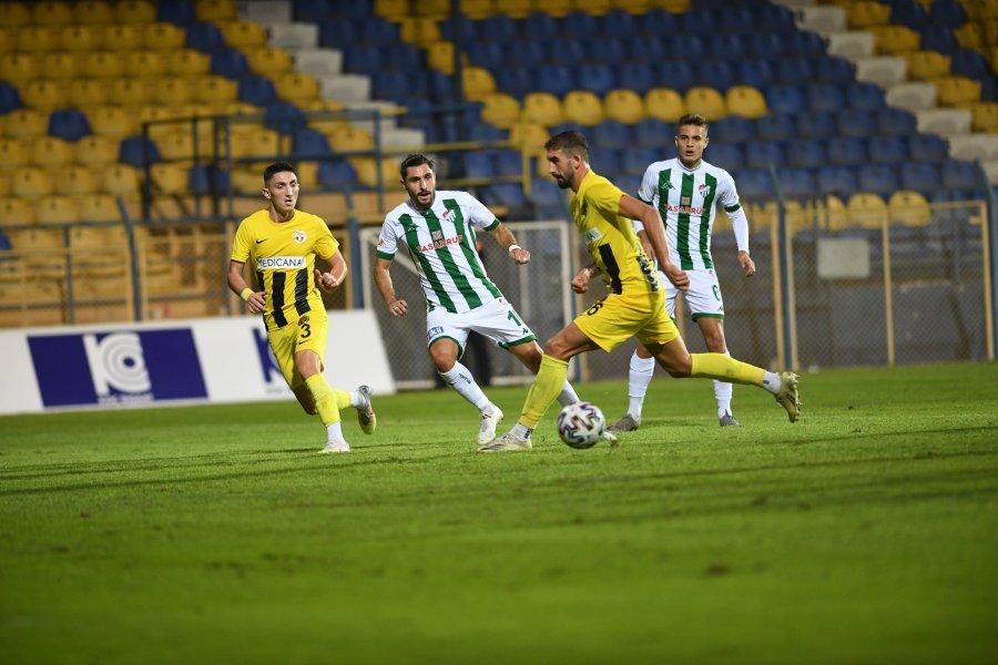 Bursaspor, Menemenspor'u ağırlıyor
