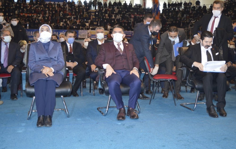 ÖZHASEKİ'NİN GÜNDEMİNDE  KILIÇDAROĞLU VAR: ''SÜREKLİ YALAN SÖYLÜYOR''; Ağrı'da, AK Parti İl Başkanlığı 7'nci Olağan Kongresi yapıldı