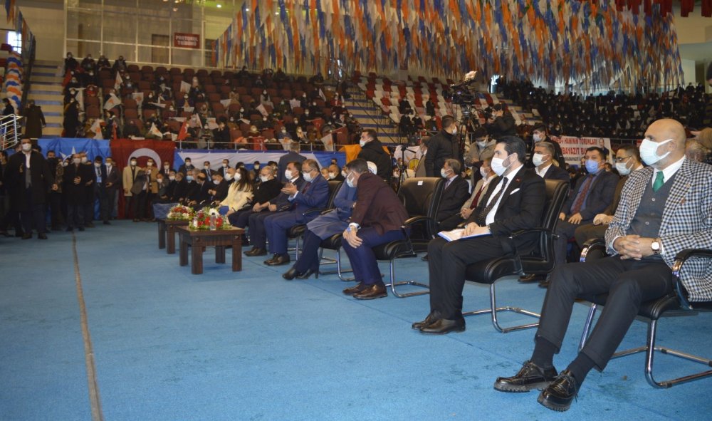 ÖZHASEKİ'NİN GÜNDEMİNDE  KILIÇDAROĞLU VAR: ''SÜREKLİ YALAN SÖYLÜYOR''; Ağrı'da, AK Parti İl Başkanlığı 7'nci Olağan Kongresi yapıldı