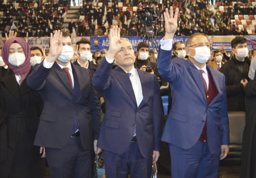 ÖZHASEKİ'NİN GÜNDEMİNDE  KILIÇDAROĞLU VAR: ''SÜREKLİ YALAN SÖYLÜYOR''; Ağrı'da, AK Parti İl Başkanlığı 7'nci Olağan Kongresi yapıldı