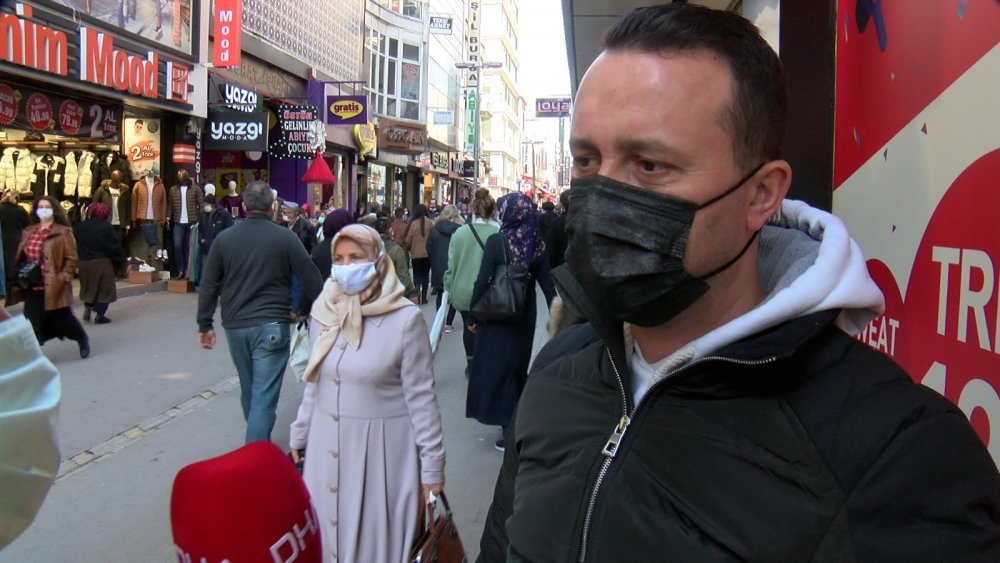 SOSYAL MESAFE UNUTULDU: Vaka sayılarının yükselişe geçtiği Samsun’da dikkat çeken kalabalıklar