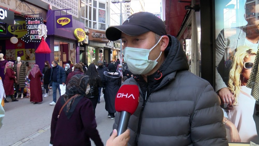 SOSYAL MESAFE UNUTULDU: Vaka sayılarının yükselişe geçtiği Samsun’da dikkat çeken kalabalıklar