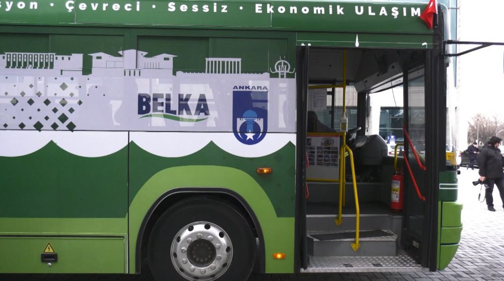 Ankara'da dizelden dönüştürülen elektrikli otobüs tanıtıldı