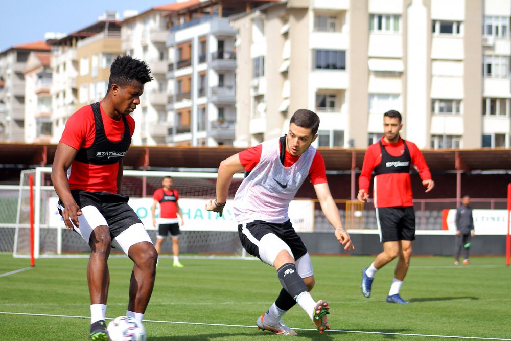 Atakaş Hatayspor’da Boupendza transferi gerçekleşmedi