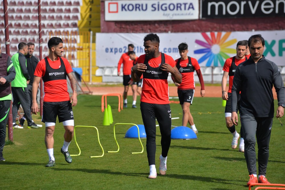 Atakaş Hatayspor’da Boupendza transferi gerçekleşmedi