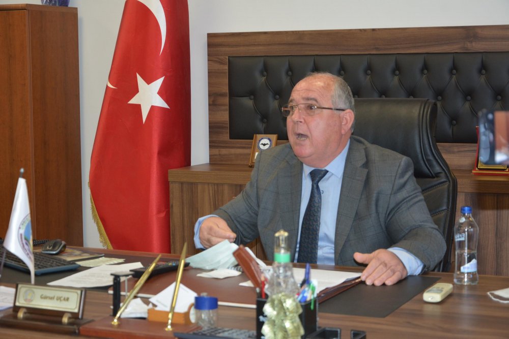 Datça'da kaçak bina sahipleri belediye binası önünde eylem yaptı: Yıkımlar durdurulsun
