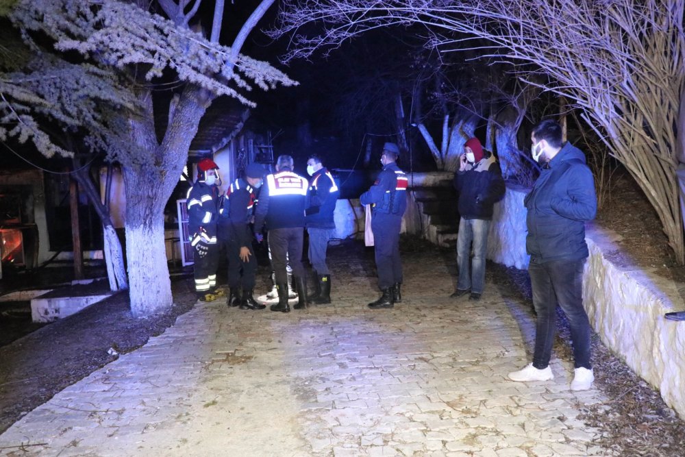 Denizli'de kapalı restoranda yangın: 3 kişi hayatını kaybetti