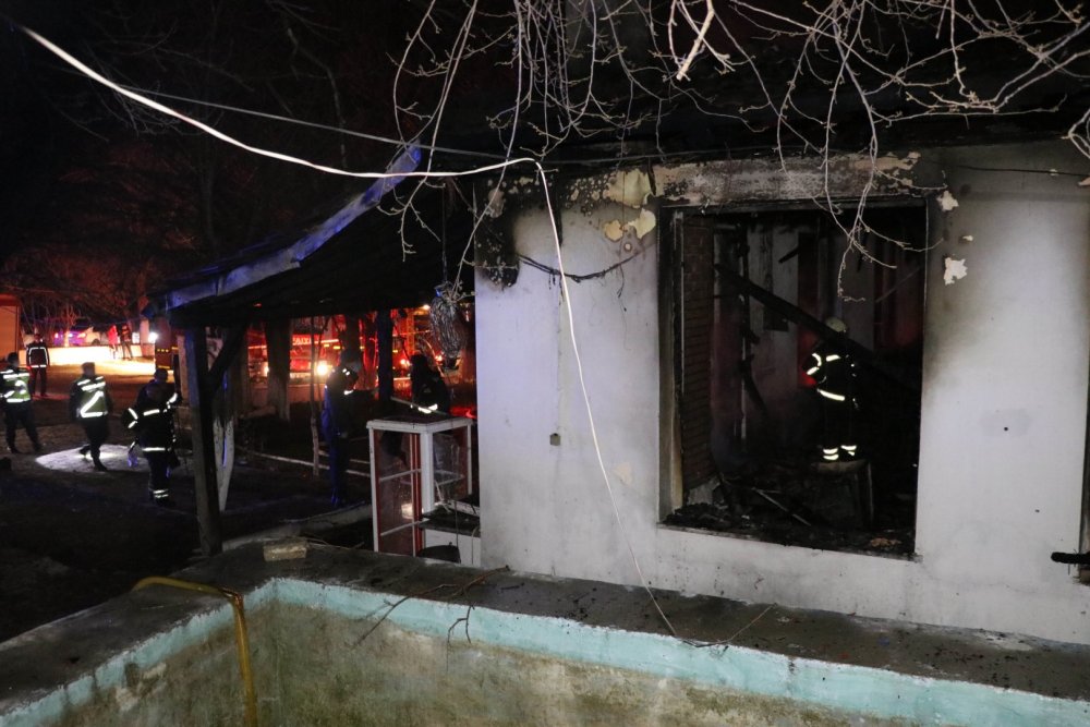 Denizli'de kapalı restoranda yangın: 3 kişi hayatını kaybetti