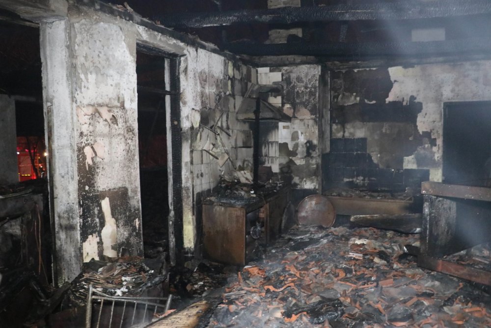 Denizli'de kapalı restoranda yangın: 3 kişi hayatını kaybetti
