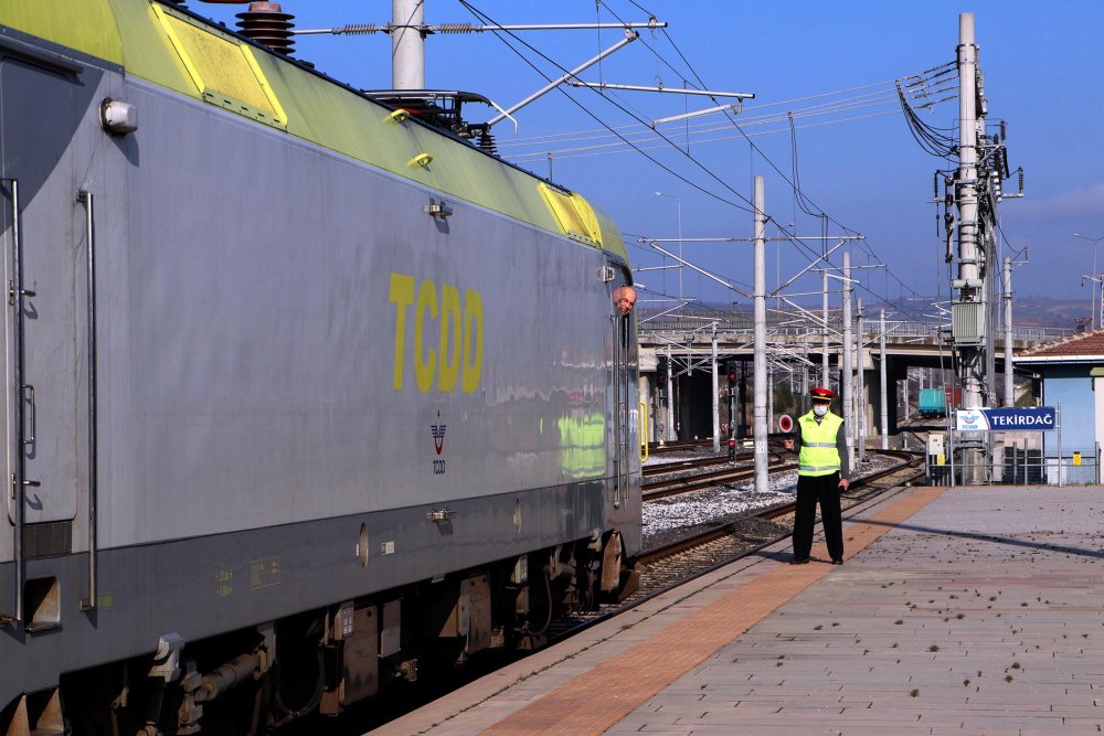 Fildişi Sahili'nden gemiyle getirilen yükler, Tekirdağ'dan trenle Bulgaristan'a gönderildi