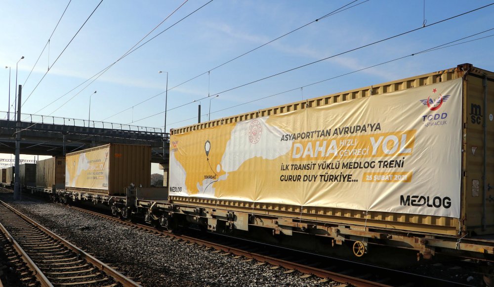 Fildişi Sahili'nden gemiyle getirilen yükler, Tekirdağ'dan trenle Bulgaristan'a gönderildi