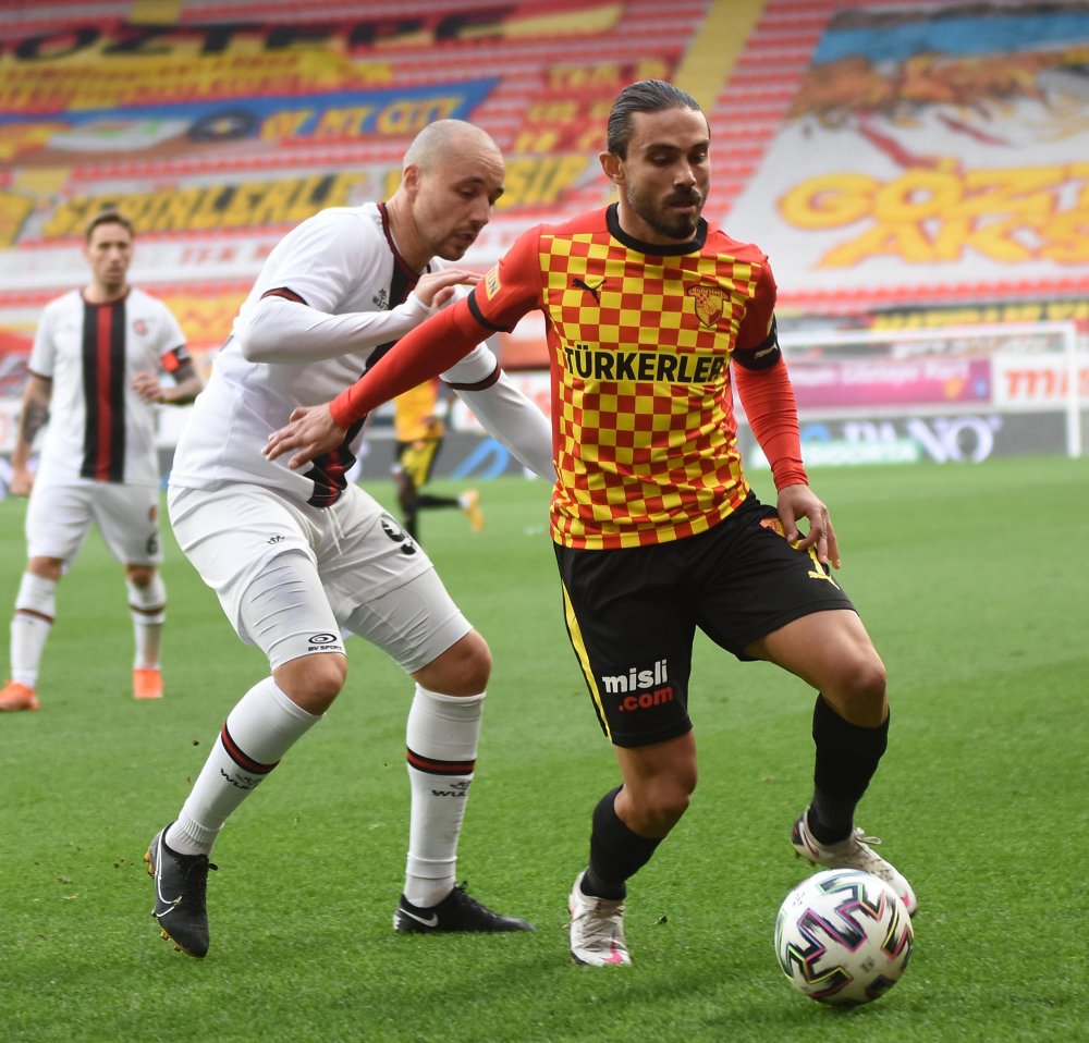 Göztepe'de Halil Akbunar kendini aştı