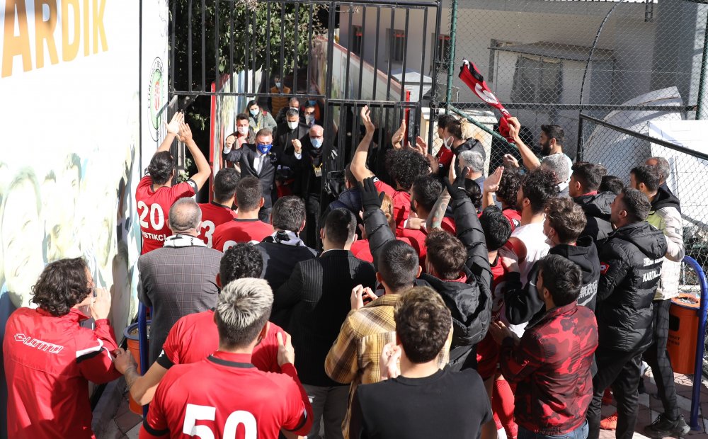 Hasan Kartal ceza aldığı noktaya gitti ve "Bu federasyon bizim, bize sopa gösteremezler" dedi