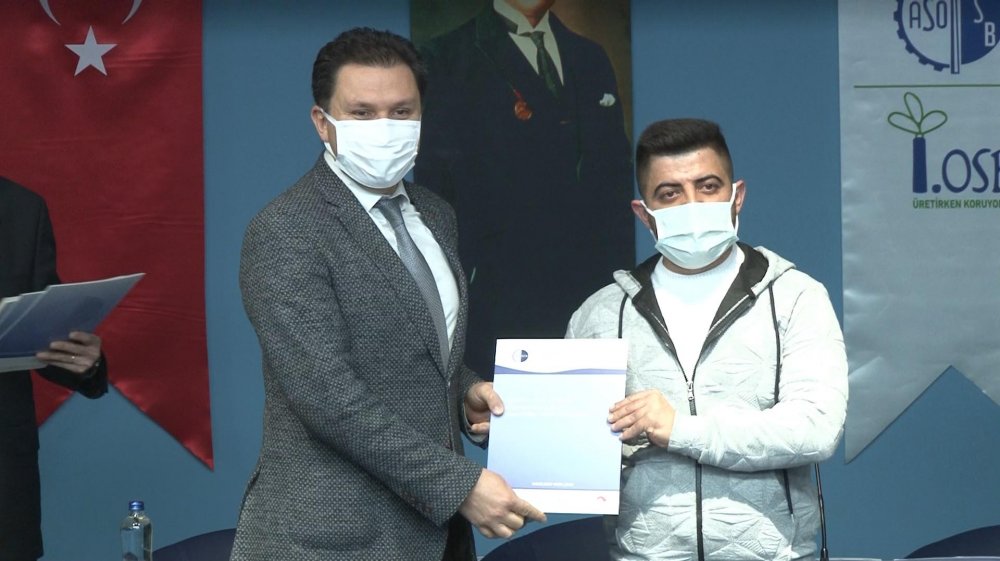 İş garantili mesleki eğitim alan 650 kursiyer başarı belgesini aldı