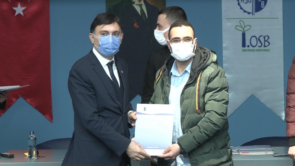 İş garantili mesleki eğitim alan 650 kursiyer başarı belgesini aldı