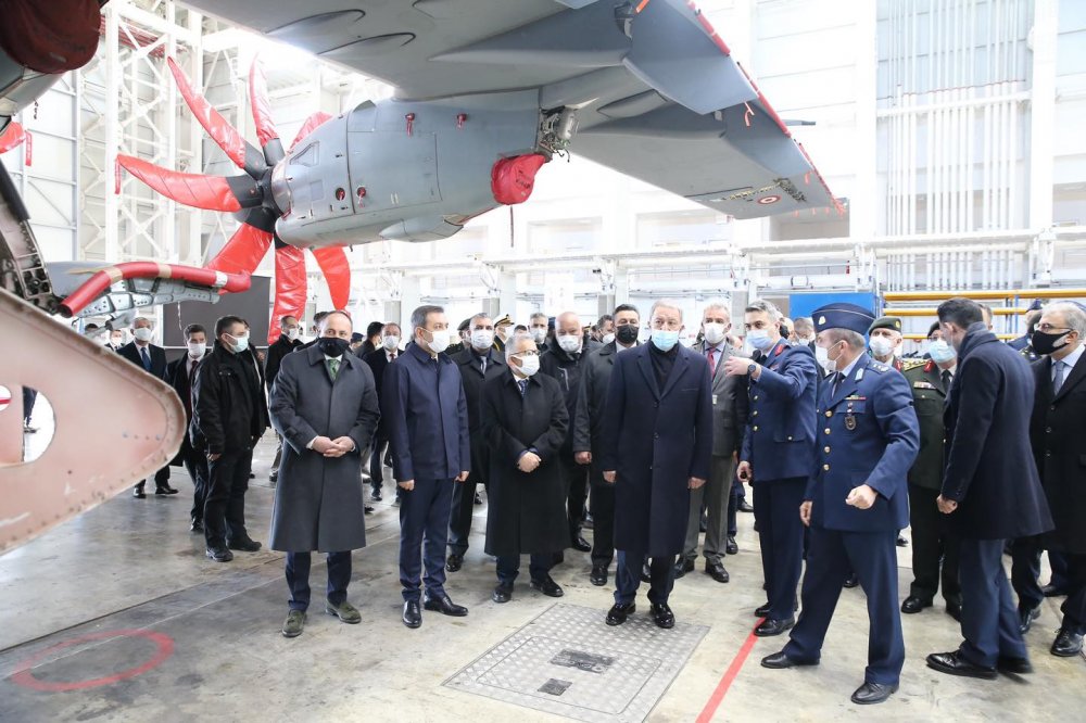 Bakan Akar: S-400 milli bir meseledir