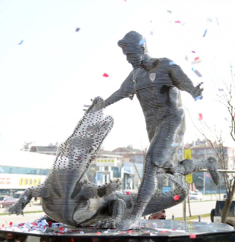 Batalla heykelinin açılışı gerçekleşti