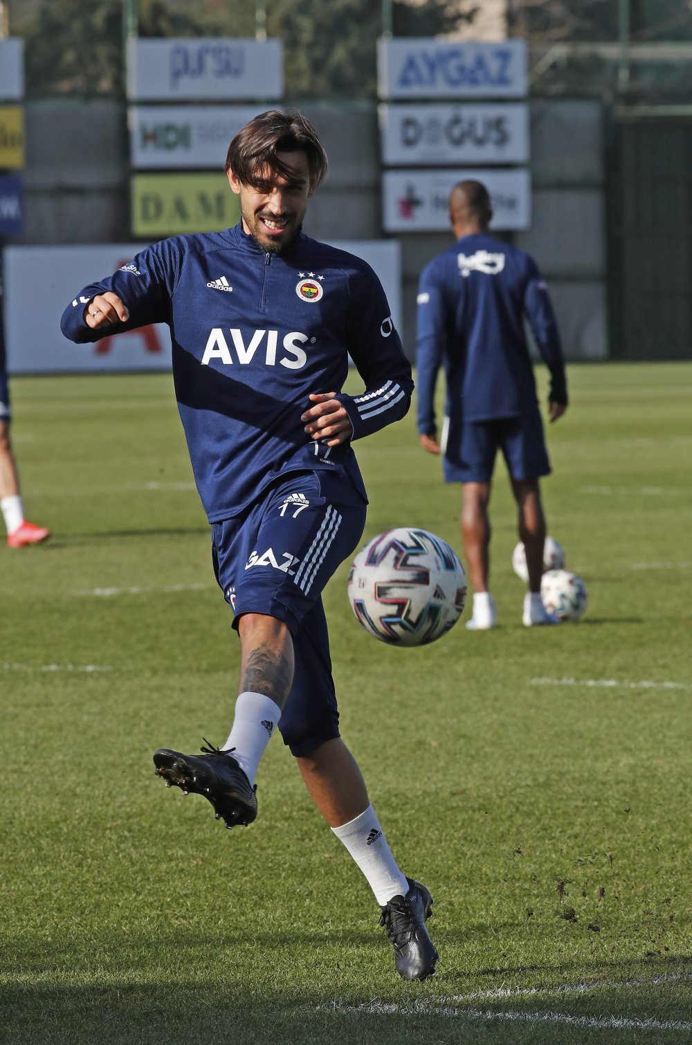 Fenerbahçe, Trabzonspor hazırlıklarını sürdürdü