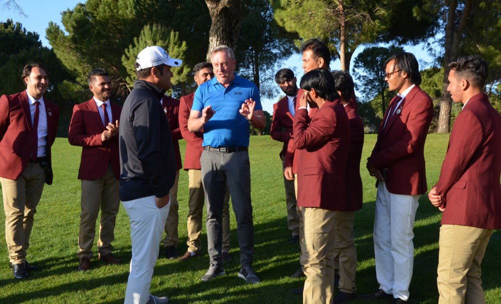Afgan golfçüler Türkiye'de turnuvaya katılıp, eğitim aldı