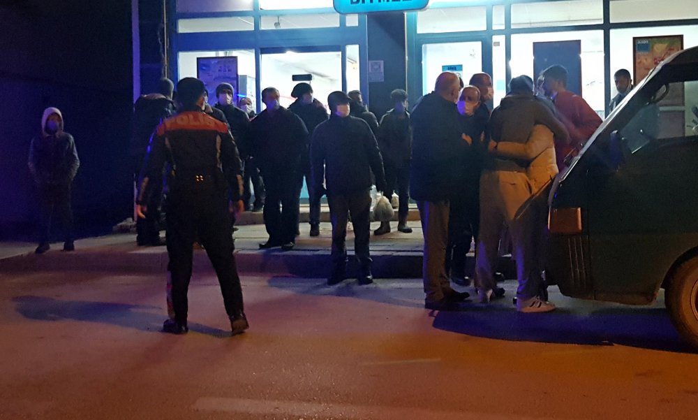 Birlikte alkol aldığı arkadaşını bıçaklayan kişi serbest kaldı