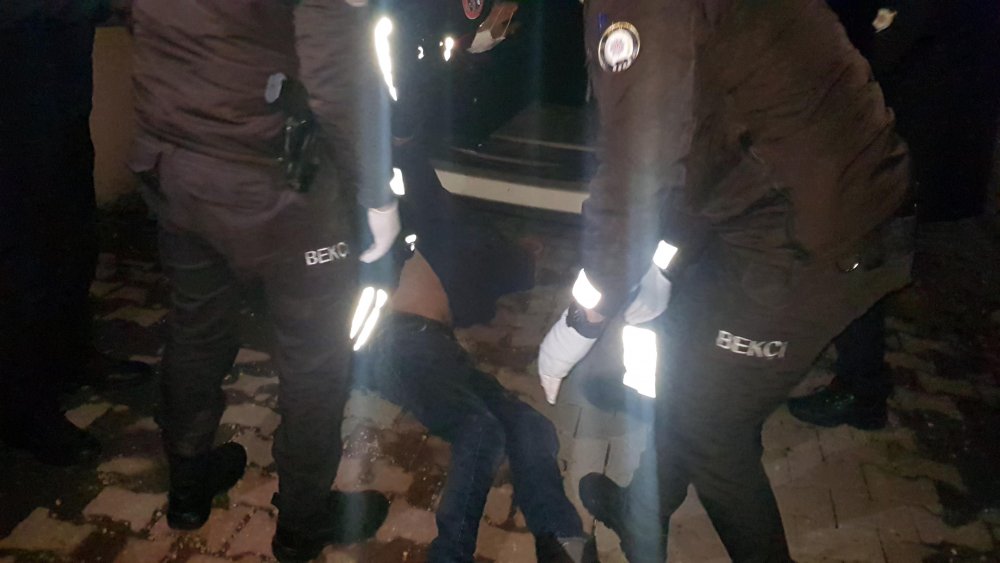 Birlikte alkol aldığı arkadaşını bıçaklayan kişi serbest kaldı