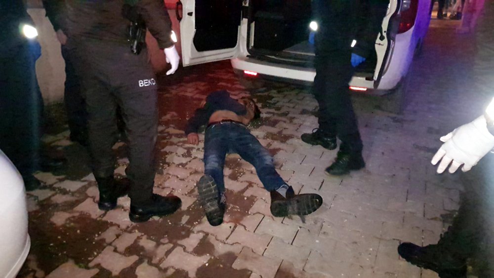 Birlikte alkol aldığı arkadaşını bıçaklayan kişi serbest kaldı