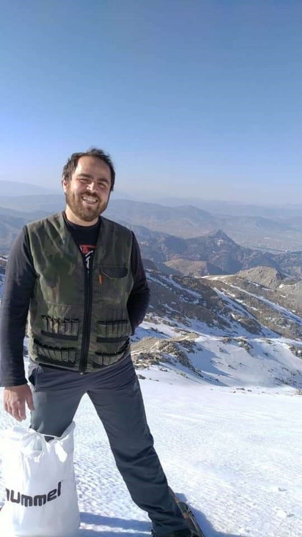 Dağda kayıp hayvanlarını ararken düşüp yaralanan 2 kişi, helikopterle kurtarıldı