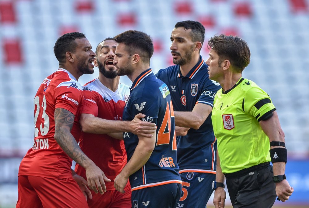 Fraport-TAV Antalyaspor- Medipol Başakşehir: 0-0