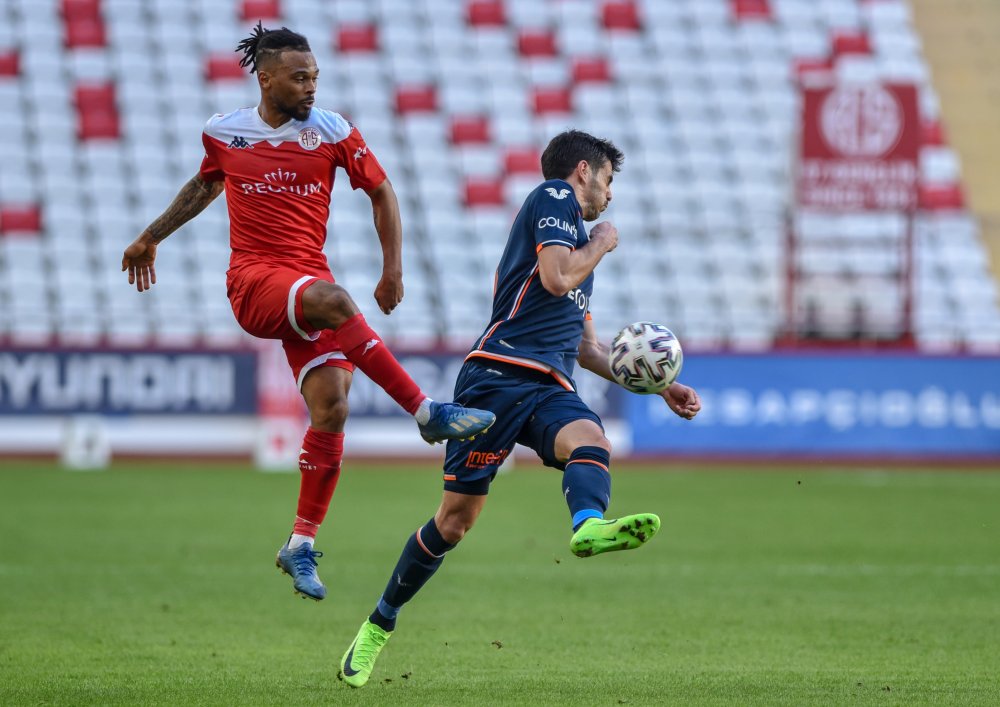 Fraport-TAV Antalyaspor- Medipol Başakşehir: 0-0