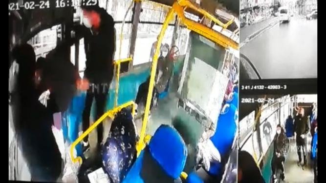 HES kodu uyarısı yapan halk otobüsü şoförünü darp ettiler