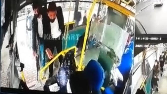 HES kodu uyarısı yapan halk otobüsü şoförünü darp ettiler