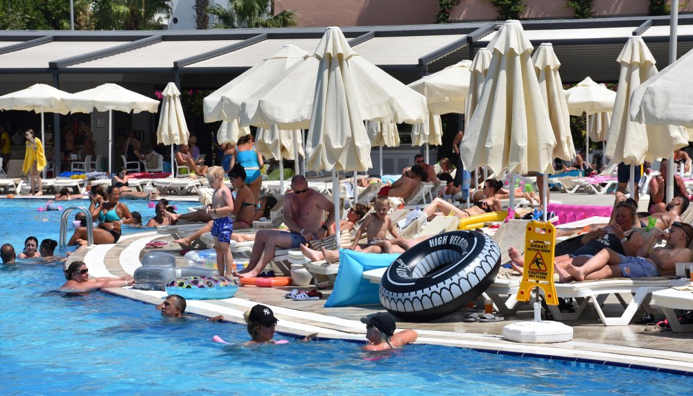 İngilizlerin normalleşme takvimi turizmcileri umutlandırdı