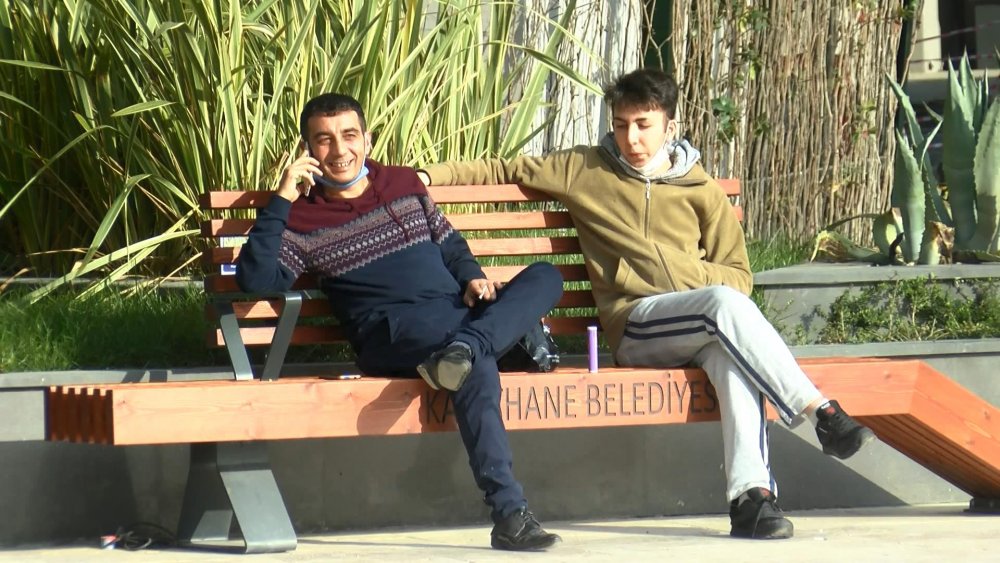 Kağıthane'de şaşırtan kalabalık; Ben iki defa hastalığı geçirdiğim zaten. O yüzden korkmuyorum