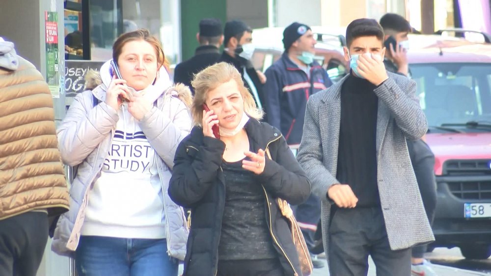 Kağıthane'de şaşırtan kalabalık; Ben iki defa hastalığı geçirdiğim zaten. O yüzden korkmuyorum