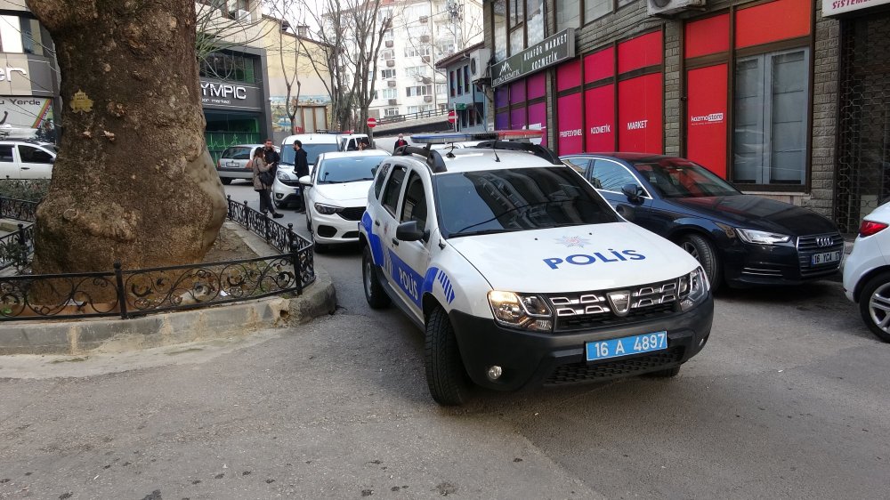 Kaza tutanağı tutturmak istedi, 5 kişinin saldırısına uğradı